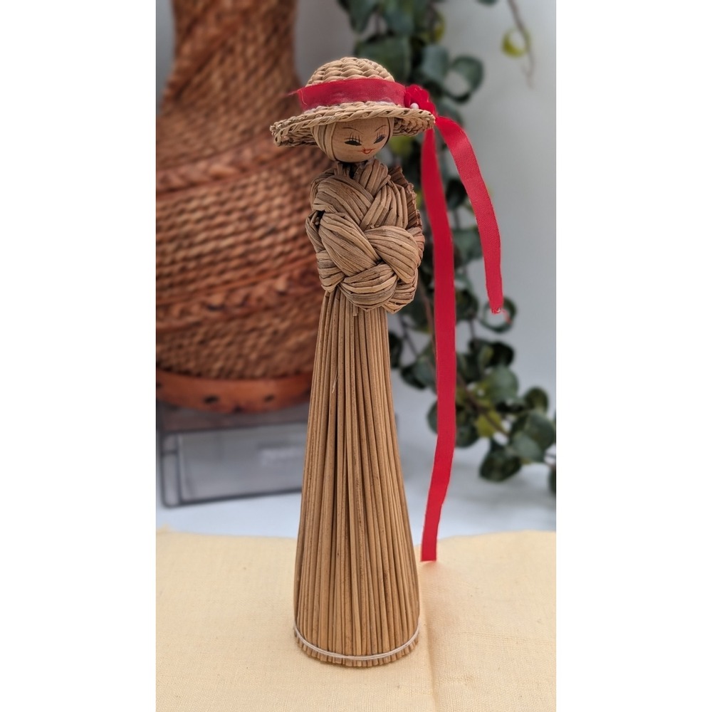 Vintage Handwoven Straw Lady Figurine – 8" Rustic Farmhouse Decor